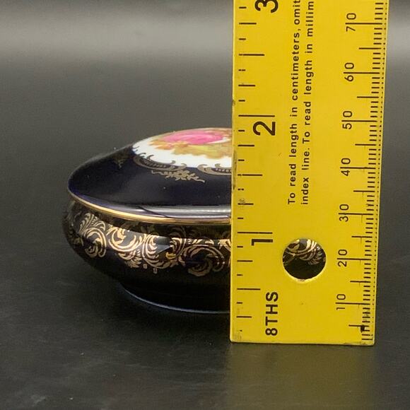 Limoges Castel France Blue Porcelain 22K Gold Trinket Box Courting Couple Vtg - Picture 11 of 11